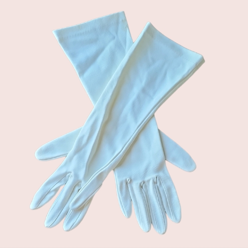 🕊 Elegant White Long Gloves 🕊